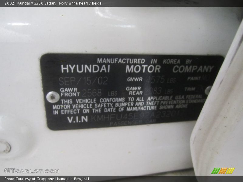 Ivory White Pearl / Beige 2002 Hyundai XG350 Sedan