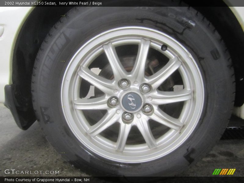 Ivory White Pearl / Beige 2002 Hyundai XG350 Sedan