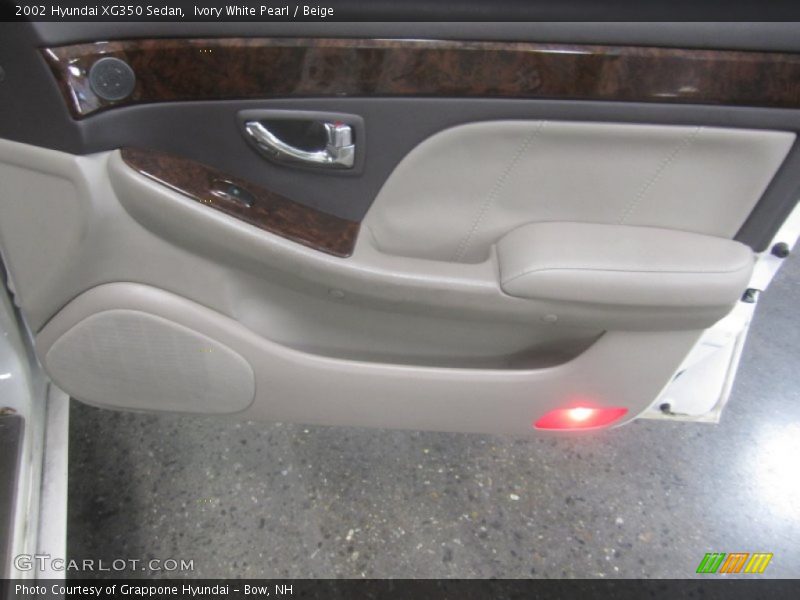 Ivory White Pearl / Beige 2002 Hyundai XG350 Sedan