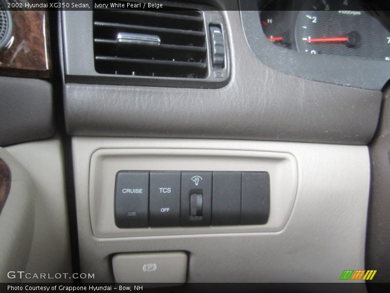 Ivory White Pearl / Beige 2002 Hyundai XG350 Sedan