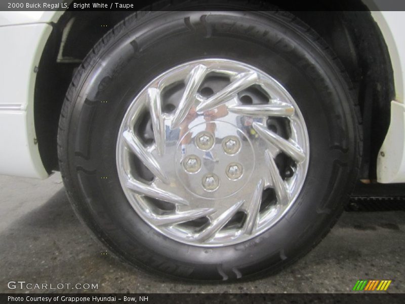 Bright White / Taupe 2000 Buick Regal LS
