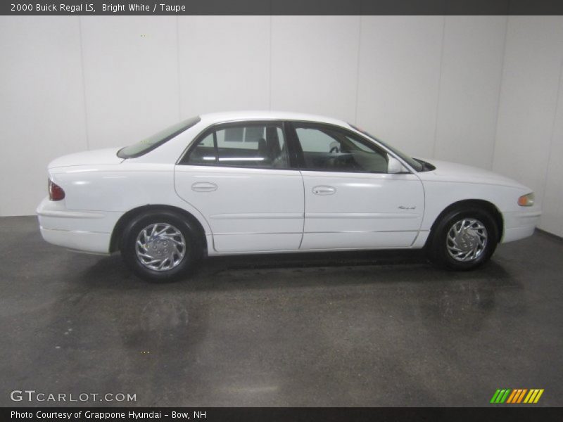 Bright White / Taupe 2000 Buick Regal LS