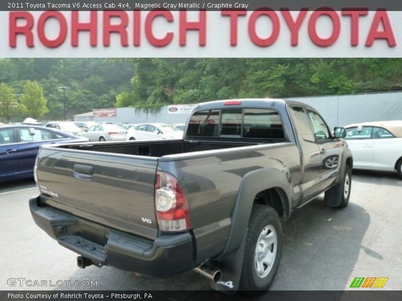 Magnetic Gray Metallic / Graphite Gray 2011 Toyota Tacoma V6 Access Cab 4x4