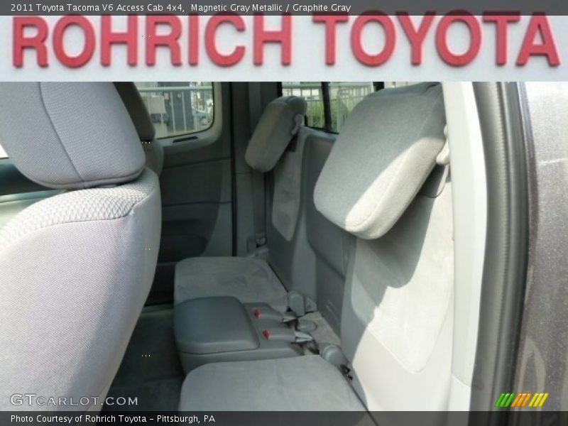 Magnetic Gray Metallic / Graphite Gray 2011 Toyota Tacoma V6 Access Cab 4x4