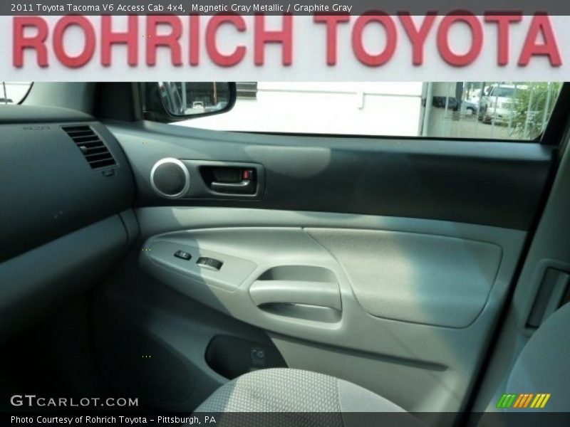 Magnetic Gray Metallic / Graphite Gray 2011 Toyota Tacoma V6 Access Cab 4x4