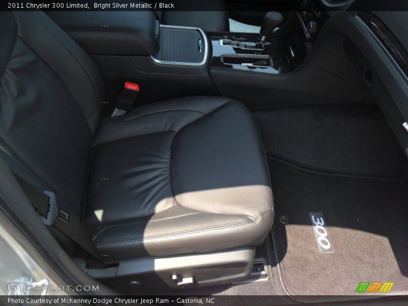 Bright Silver Metallic / Black 2011 Chrysler 300 Limited
