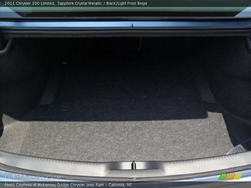 Sapphire Crystal Metallic / Black/Light Frost Beige 2011 Chrysler 300 Limited
