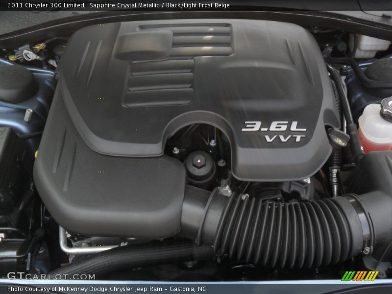 Sapphire Crystal Metallic / Black/Light Frost Beige 2011 Chrysler 300 Limited