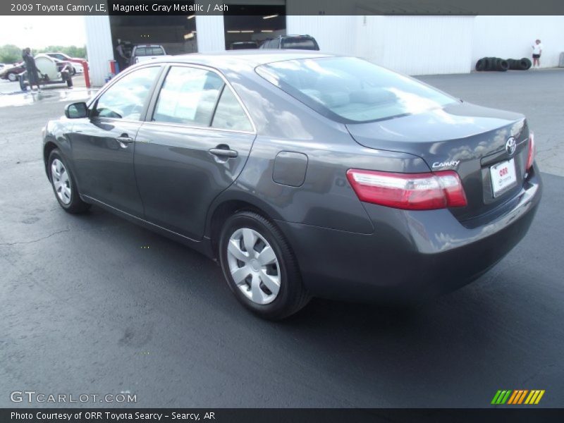Magnetic Gray Metallic / Ash 2009 Toyota Camry LE