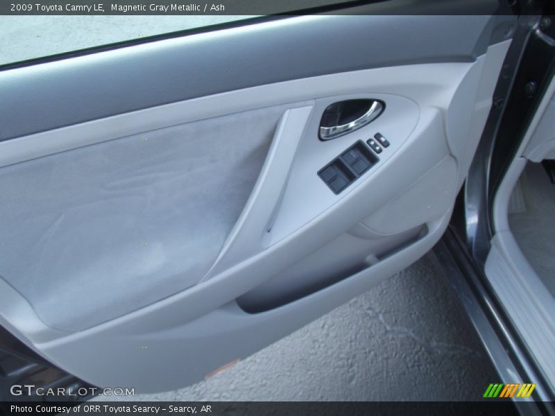 Magnetic Gray Metallic / Ash 2009 Toyota Camry LE