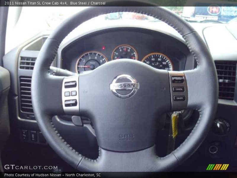  2011 Titan SL Crew Cab 4x4 Steering Wheel