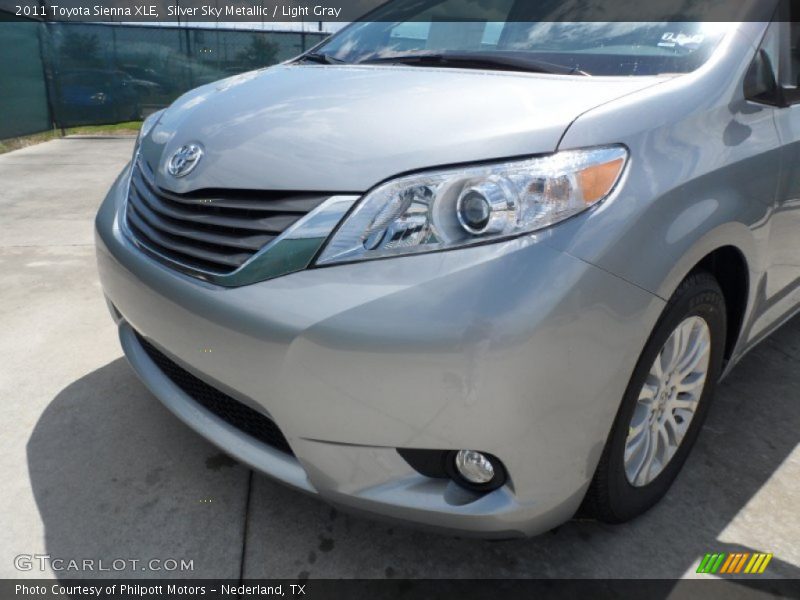 Silver Sky Metallic / Light Gray 2011 Toyota Sienna XLE