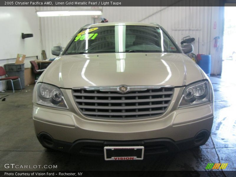 Linen Gold Metallic Pearl / Light Taupe 2005 Chrysler Pacifica AWD