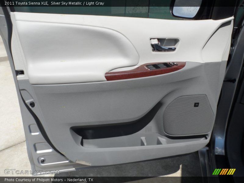 Silver Sky Metallic / Light Gray 2011 Toyota Sienna XLE