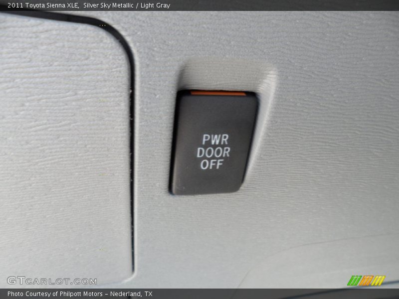 Silver Sky Metallic / Light Gray 2011 Toyota Sienna XLE