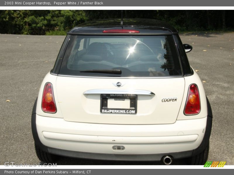 Pepper White / Panther Black 2003 Mini Cooper Hardtop
