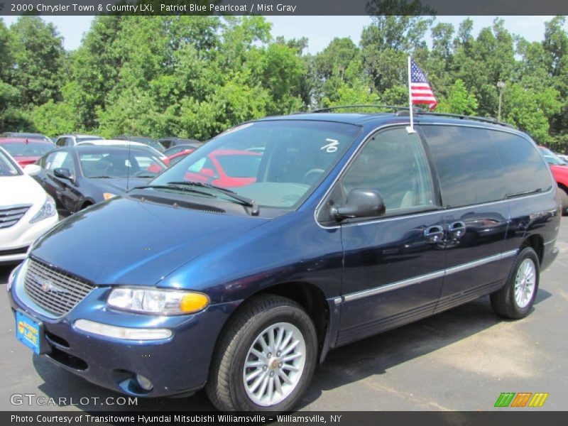 Patriot Blue Pearlcoat / Mist Gray 2000 Chrysler Town & Country LXi