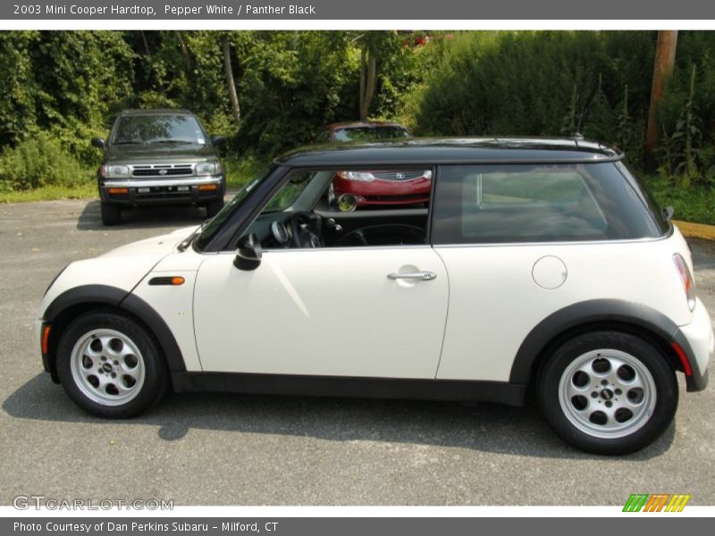 Pepper White / Panther Black 2003 Mini Cooper Hardtop