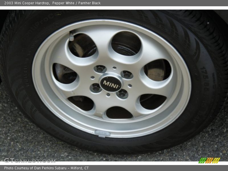 Pepper White / Panther Black 2003 Mini Cooper Hardtop