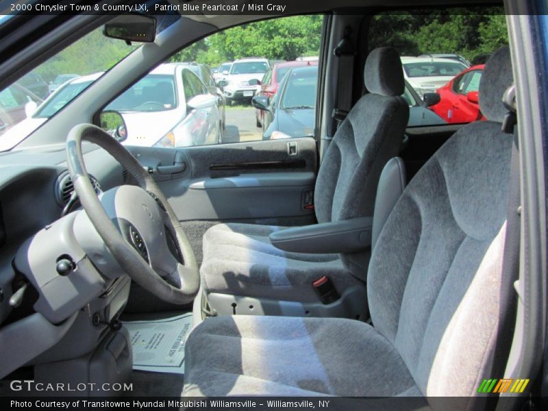 Patriot Blue Pearlcoat / Mist Gray 2000 Chrysler Town & Country LXi
