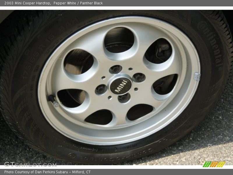 Pepper White / Panther Black 2003 Mini Cooper Hardtop