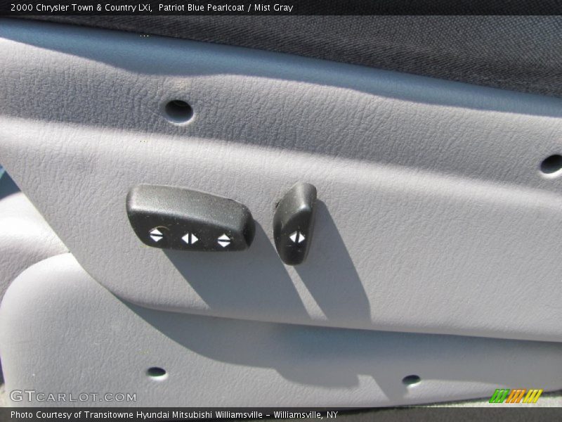 Patriot Blue Pearlcoat / Mist Gray 2000 Chrysler Town & Country LXi