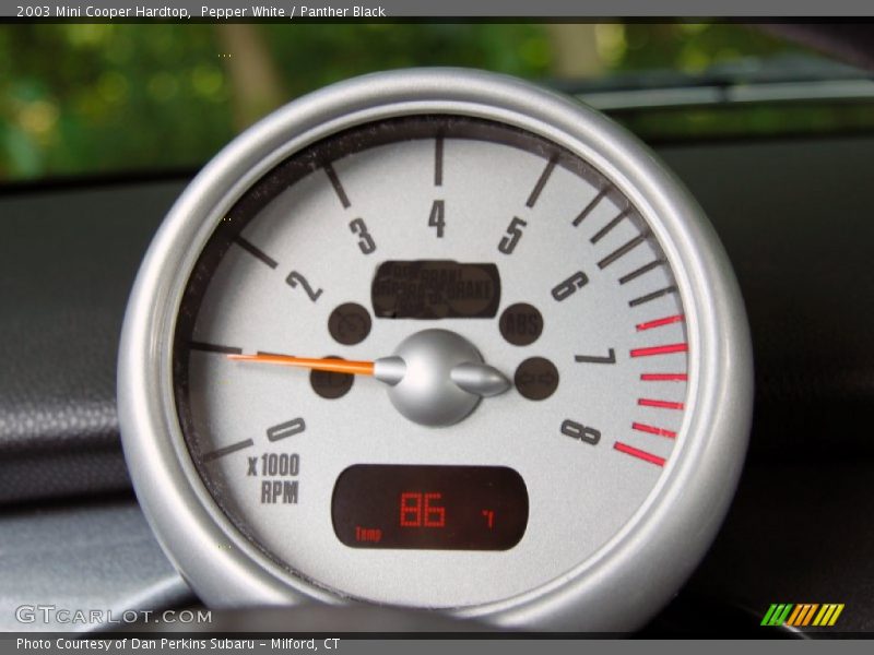 Pepper White / Panther Black 2003 Mini Cooper Hardtop