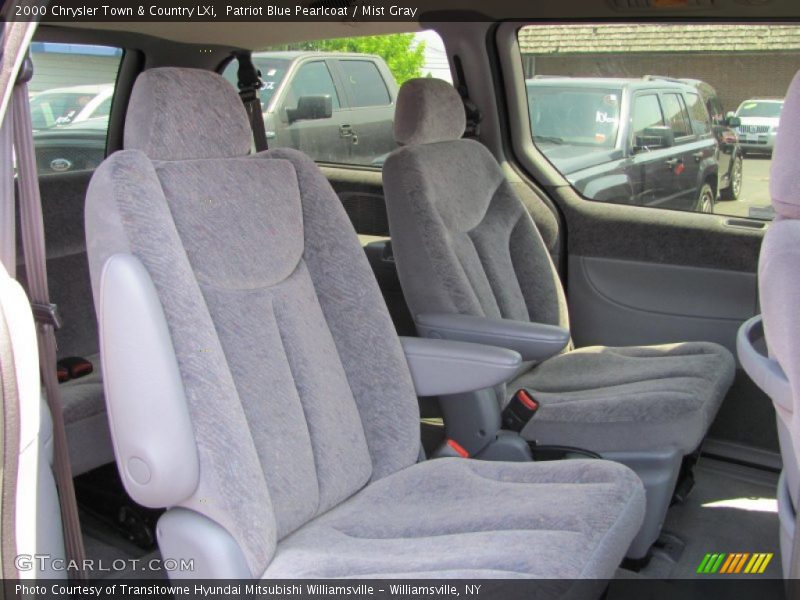 Patriot Blue Pearlcoat / Mist Gray 2000 Chrysler Town & Country LXi