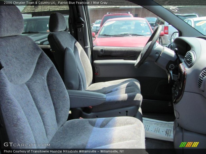 Patriot Blue Pearlcoat / Mist Gray 2000 Chrysler Town & Country LXi
