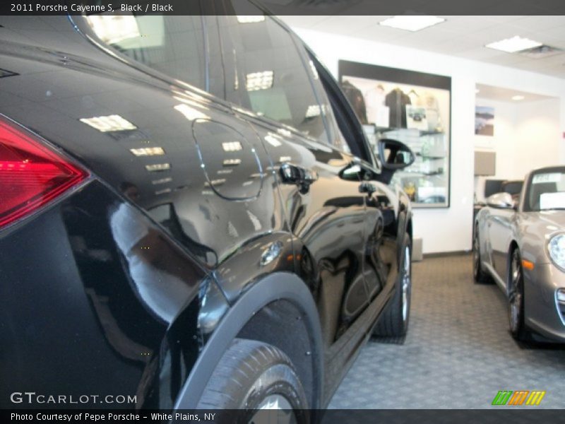 Black / Black 2011 Porsche Cayenne S