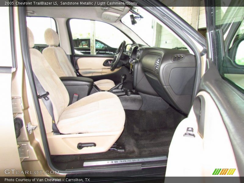 Sandstone Metallic / Light Cashmere/Ebony 2005 Chevrolet TrailBlazer LS