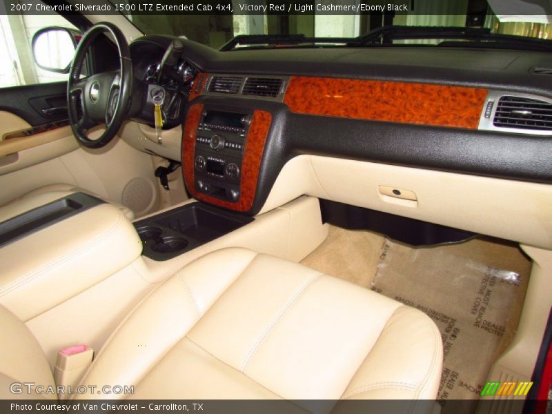 Dashboard of 2007 Silverado 1500 LTZ Extended Cab 4x4