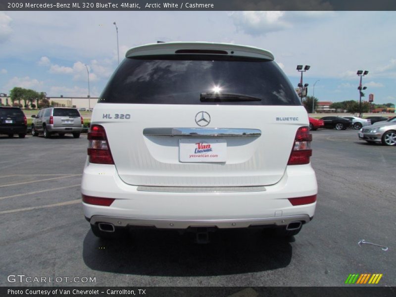 Arctic White / Cashmere 2009 Mercedes-Benz ML 320 BlueTec 4Matic