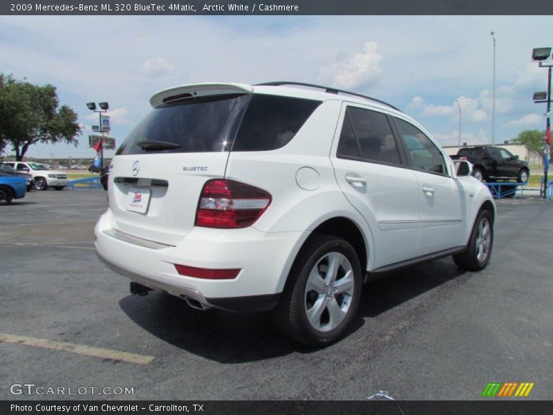 Arctic White / Cashmere 2009 Mercedes-Benz ML 320 BlueTec 4Matic
