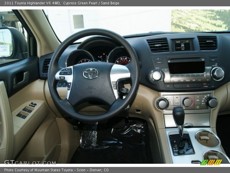 Cypress Green Pearl / Sand Beige 2011 Toyota Highlander V6 4WD