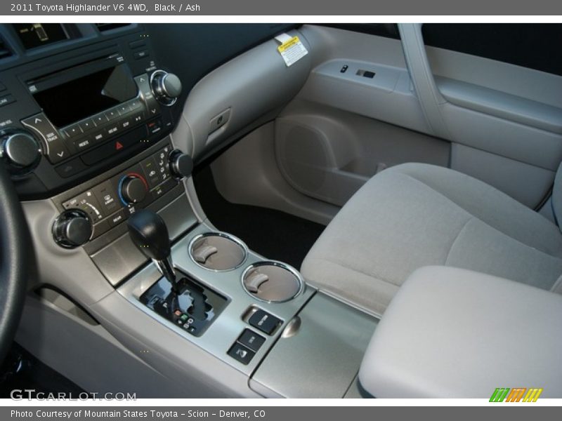 Black / Ash 2011 Toyota Highlander V6 4WD
