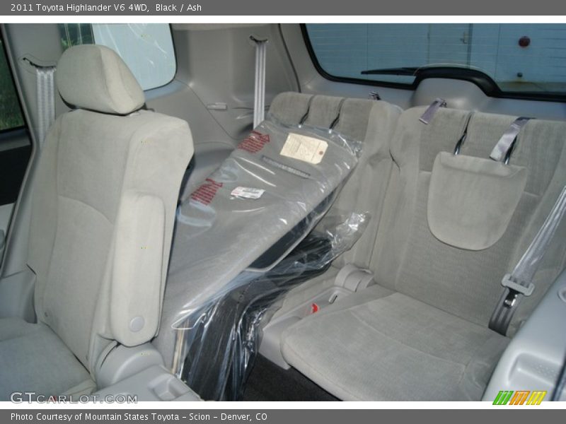 Black / Ash 2011 Toyota Highlander V6 4WD
