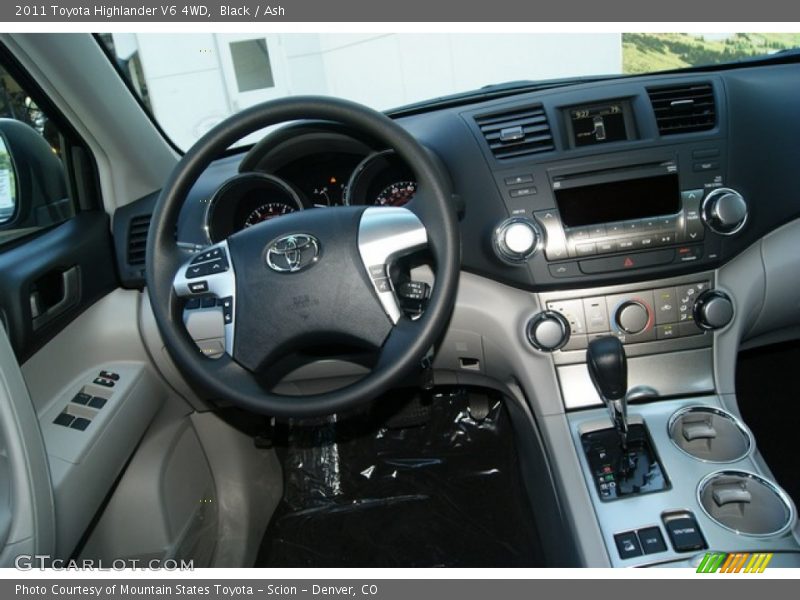 Black / Ash 2011 Toyota Highlander V6 4WD
