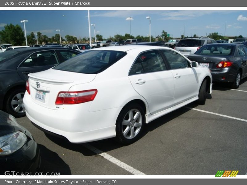 Super White / Charcoal 2009 Toyota Camry SE