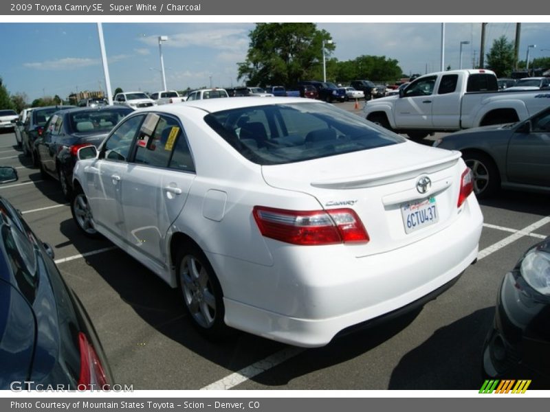 Super White / Charcoal 2009 Toyota Camry SE