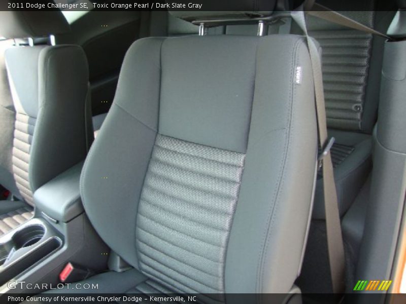 Toxic Orange Pearl / Dark Slate Gray 2011 Dodge Challenger SE