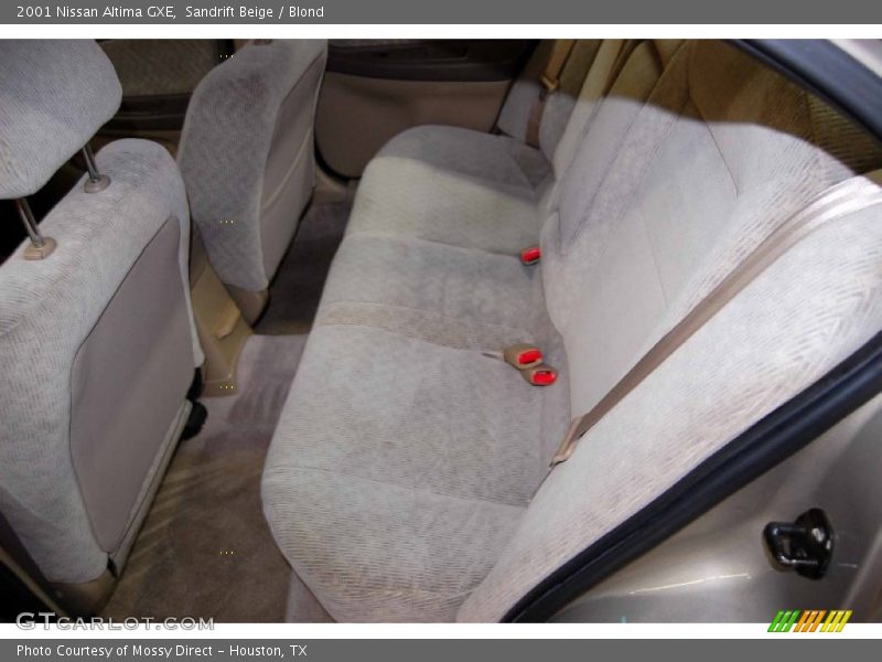 Sandrift Beige / Blond 2001 Nissan Altima GXE