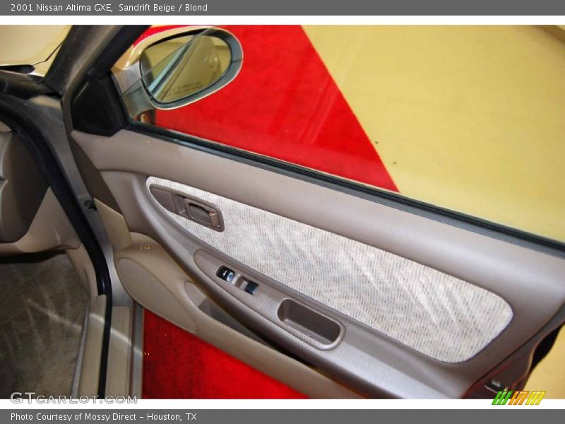 Sandrift Beige / Blond 2001 Nissan Altima GXE