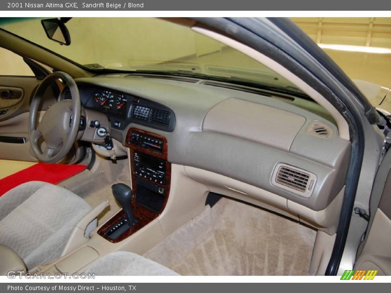 Sandrift Beige / Blond 2001 Nissan Altima GXE