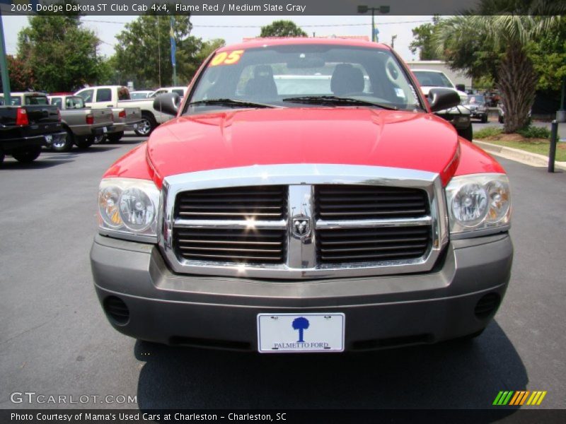 Flame Red / Medium Slate Gray 2005 Dodge Dakota ST Club Cab 4x4
