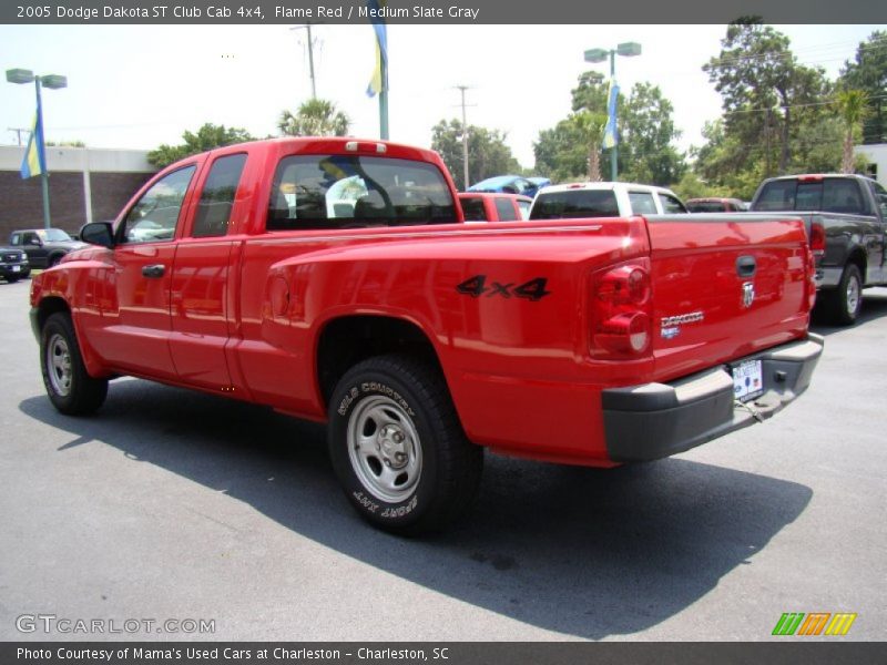 Flame Red / Medium Slate Gray 2005 Dodge Dakota ST Club Cab 4x4