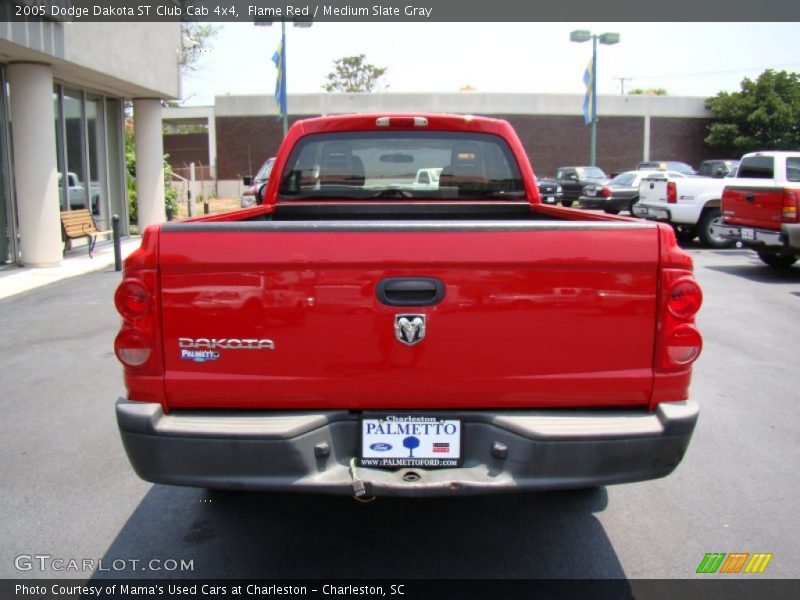 Flame Red / Medium Slate Gray 2005 Dodge Dakota ST Club Cab 4x4