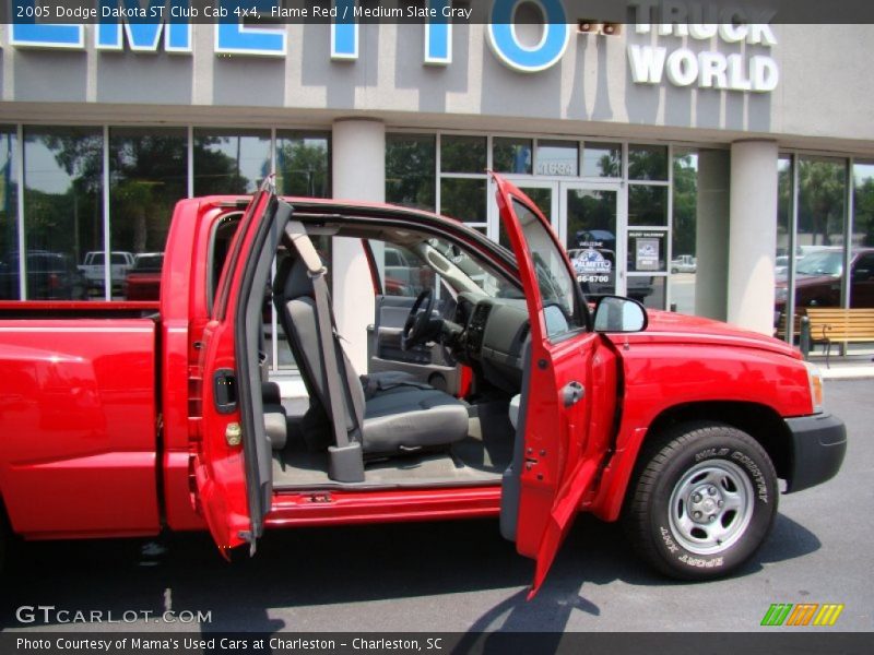 Flame Red / Medium Slate Gray 2005 Dodge Dakota ST Club Cab 4x4