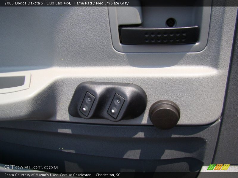 Flame Red / Medium Slate Gray 2005 Dodge Dakota ST Club Cab 4x4