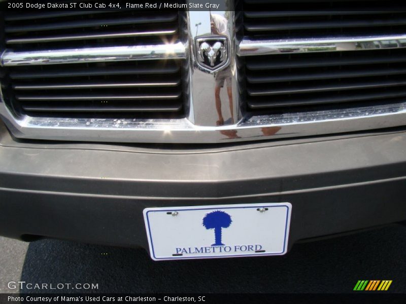 Flame Red / Medium Slate Gray 2005 Dodge Dakota ST Club Cab 4x4